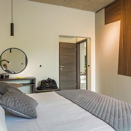 Apartments Bijou With Big Private Garden Near Umag Vilanija Exterior photo
