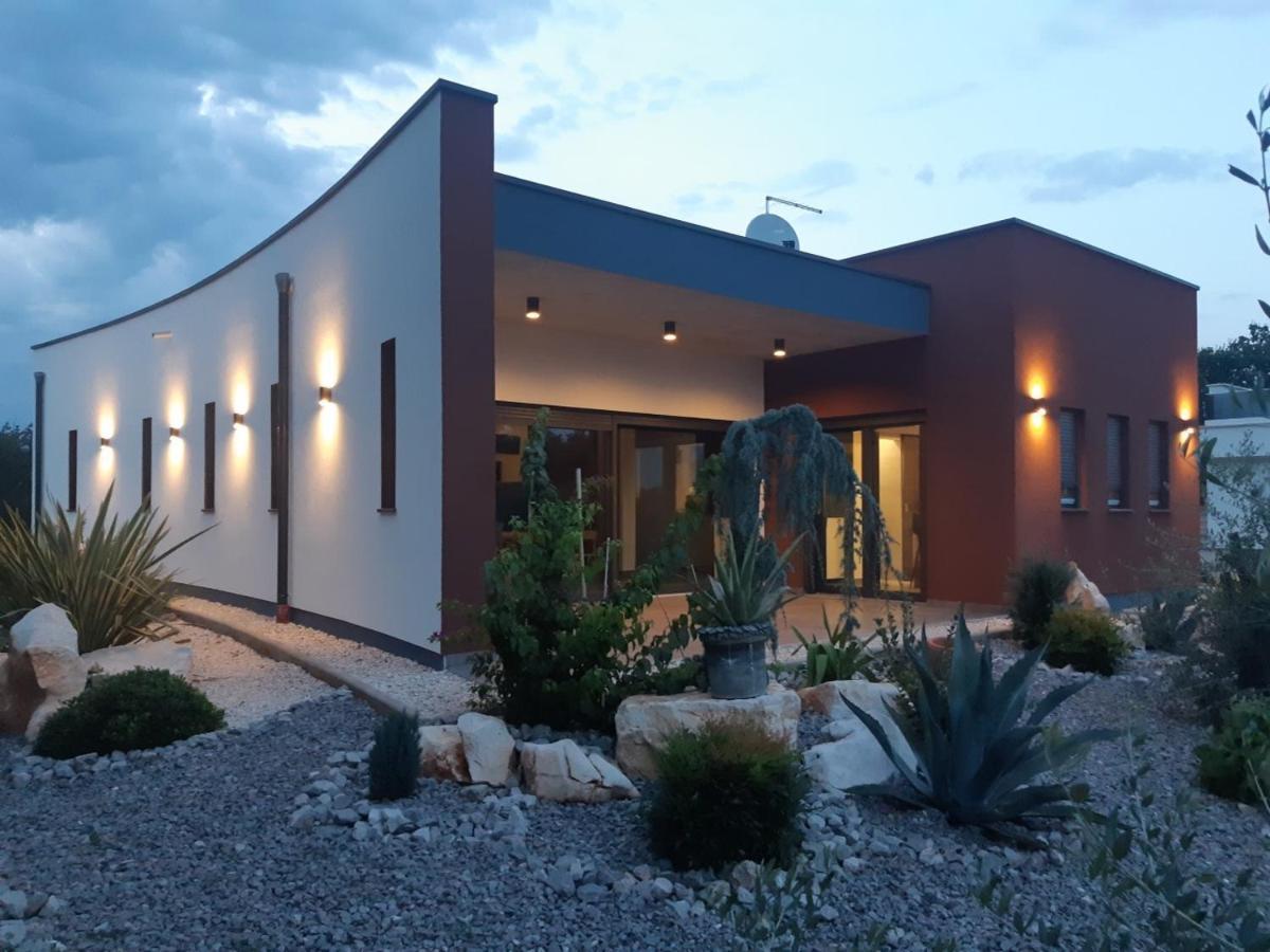 Apartments Bijou With Big Private Garden Near Umag Vilanija Exterior photo